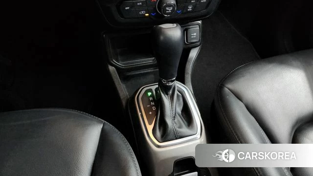 Jeep Renegade id 3898884 из Кореи 19