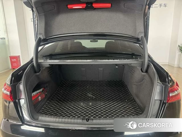 Audi A6L id 4300899 из Китая 12