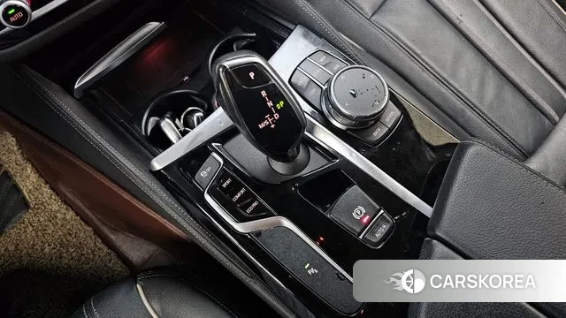 BMW 5 Series (G30) id 3417920 из Кореи 19