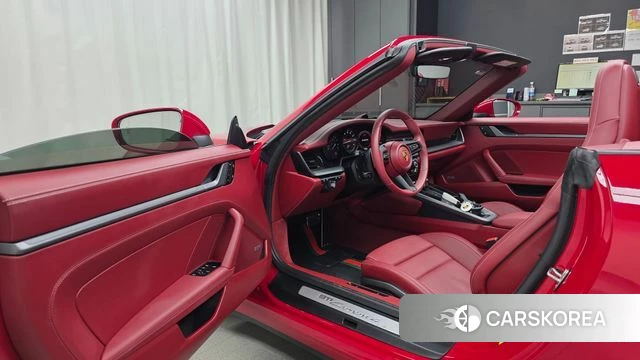 Porsche 911(992) id 4899200 из Кореи 29