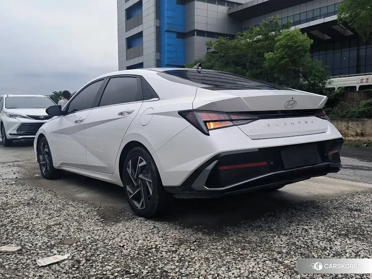 Hyundai Elantra id 4601758 из Китая 9