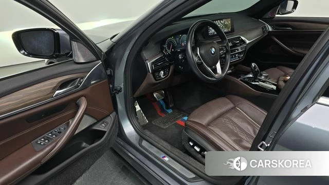 BMW 5 Series (G30) id 4372076 из Кореи 31
