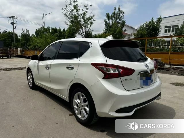 Nissan TIIDA id 4374543 из Китая 9