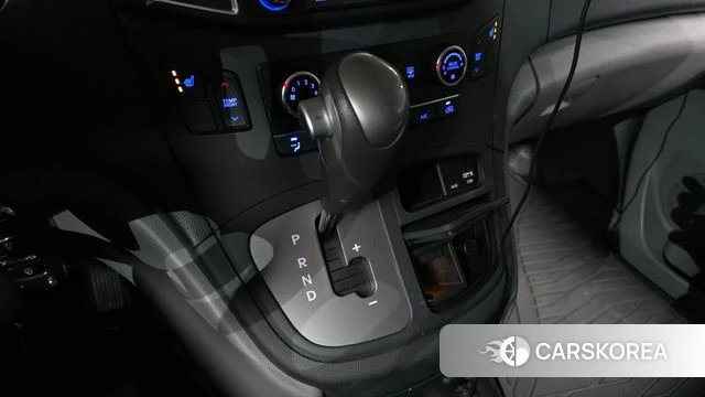 Hyundai The New Grand Starex id 3853219 из Кореи 19