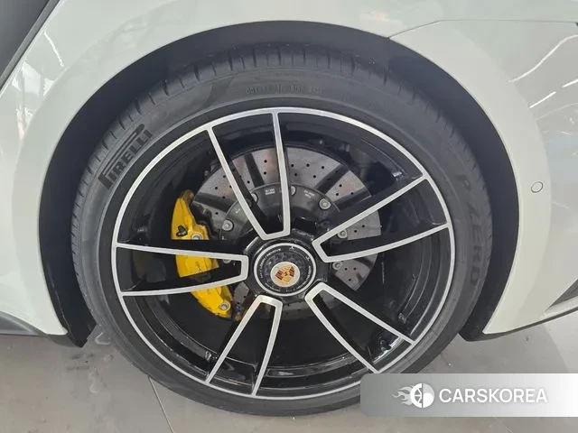 Porsche 911(992) id 3098022 из Кореи 19