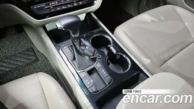 Kia The New Carnival id 2497183 из Кореи 19