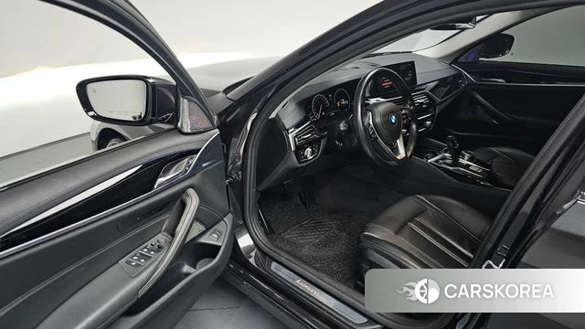 BMW 5 Series (G30) id 3801239 из Кореи 19