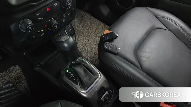 Jeep Renegade id 3138941 из Кореи 19