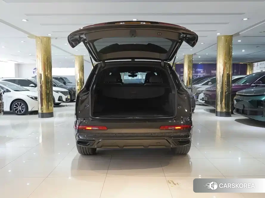 Audi Q7 id 4680514 из Китая 16