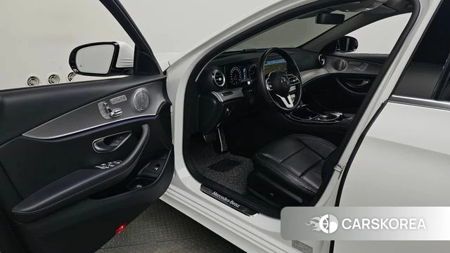 Mercedes-Benz E-Class W213 id 4708566 из Кореи 35