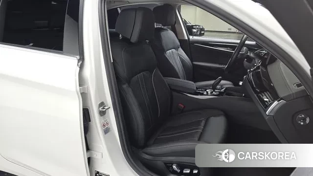 BMW 5 Series (G30) id 3366715 из Кореи 19