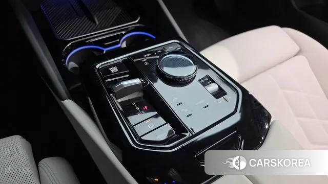 BMW 5 Series (G60) id 3689426 из Кореи 19