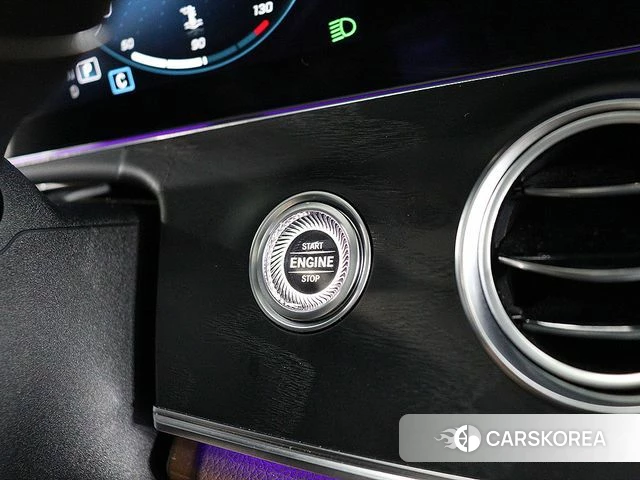 Mercedes-Benz E-Class W213 id 4599990 из Кореи 19