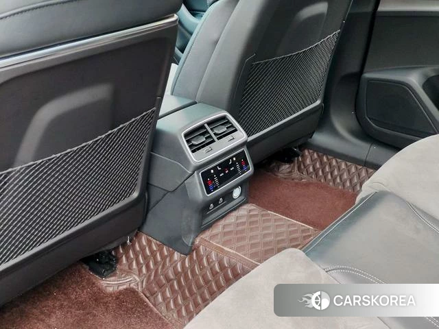Audi A6L id 4300780 из Китая 10