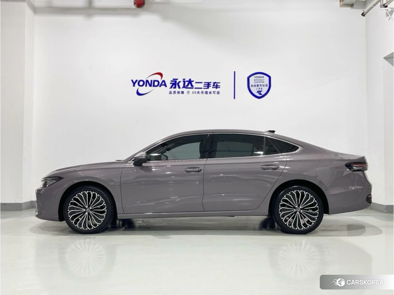 Volkswagen Passat id 4492950 из Китая 16