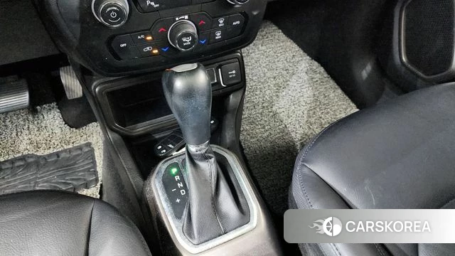 Jeep Renegade id 3965011 из Кореи 19