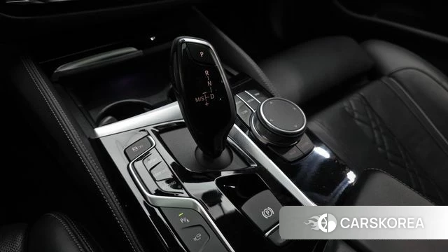 BMW 5 Series (G30) id 3955362 из Кореи 19