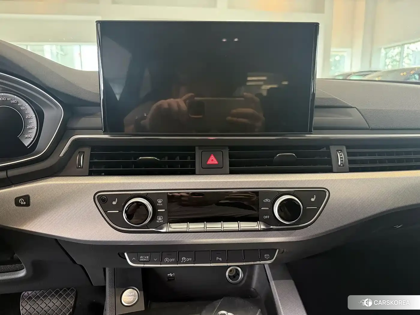 Audi A4L id 4680714 из Китая 16