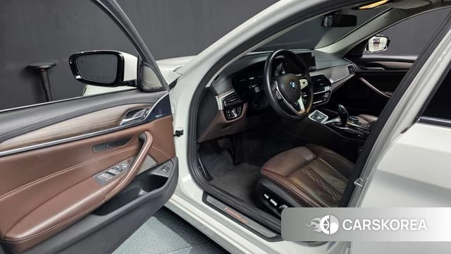 BMW 5 Series (G30) id 3800771 из Кореи 19