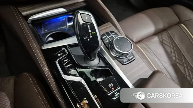 BMW 5 Series (G30) id 3407068 из Кореи 19