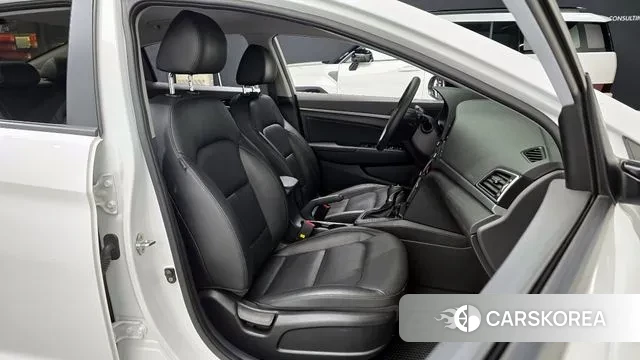 Hyundai Avante AD id 3779106 из Кореи 19