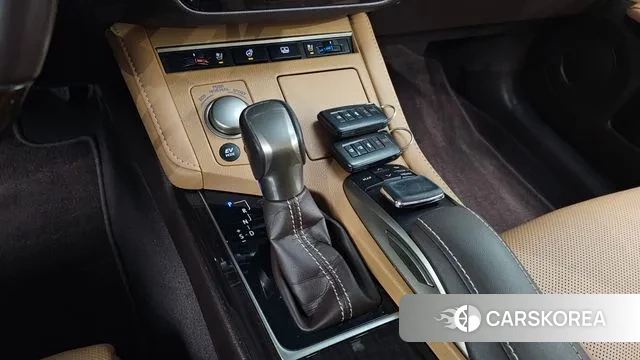 Lexus New ES300h id 3666996 из Кореи 19