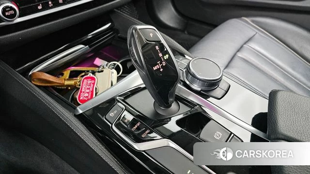 BMW 5 Series (G30) id 3924906 из Кореи 19