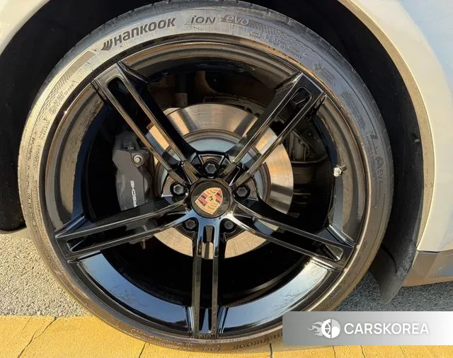 Porsche Taycan id 3685964 из Кореи 18