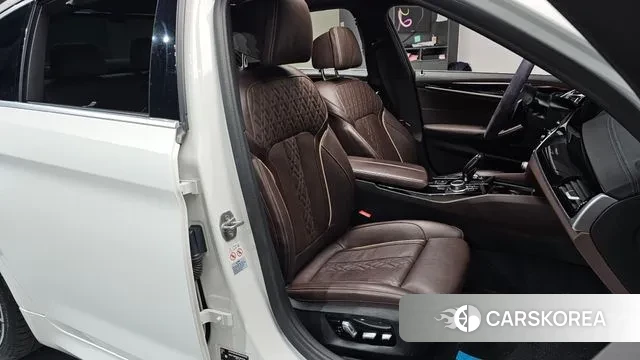 BMW 5 Series (G30) id 3712358 из Кореи 19