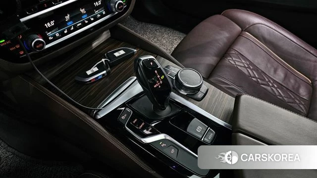 BMW 5 Series (G30) id 4390628 из Кореи 19