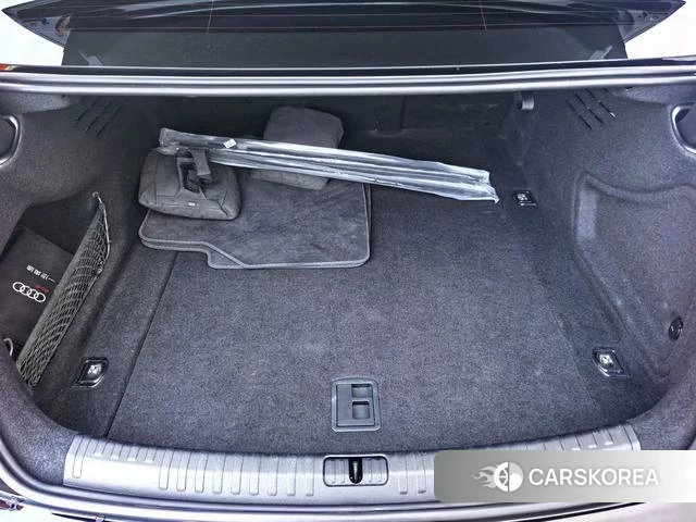 Audi A6L id 4314696 из Китая 33