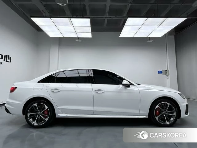 Audi A4L id 4353292 из Китая 18