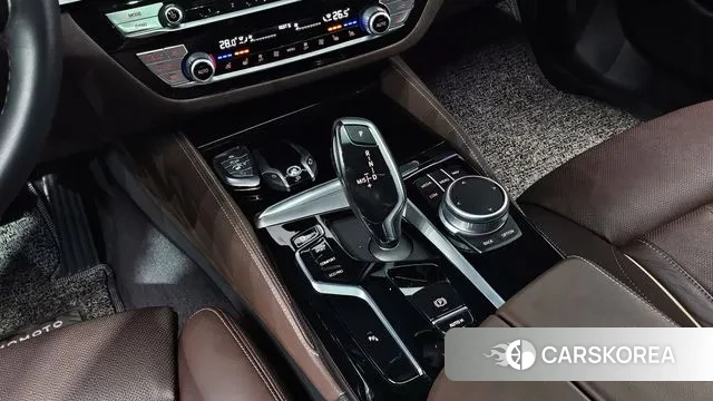 BMW 5 Series (G30) id 3735176 из Кореи 19