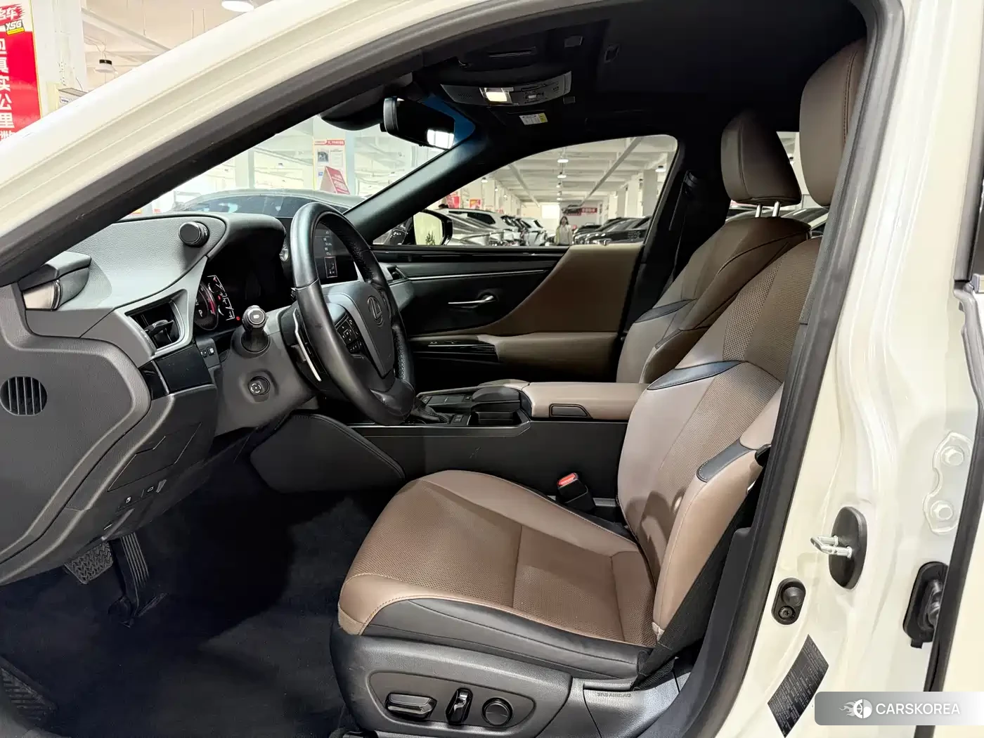 Lexus ES id 4539097 из Китая 15