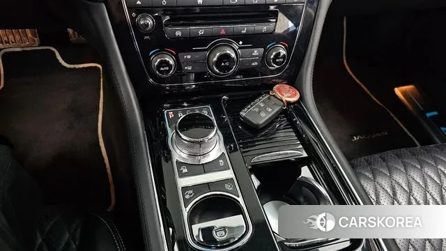 Jaguar All New XJ id 3557388 из Кореи 19