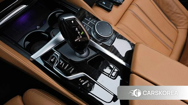 BMW 5 Series (G30) id 3914869 из Кореи 19