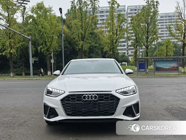 Audi A4L id 4261721 из Китая 9