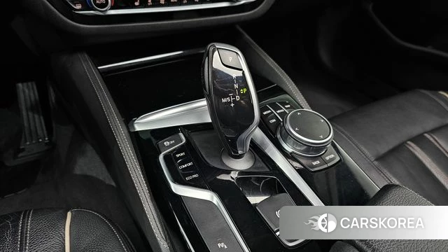 BMW 5 Series (G30) id 3808212 из Кореи 19