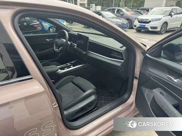 Volkswagen Passat id 4260038 из Китая 9