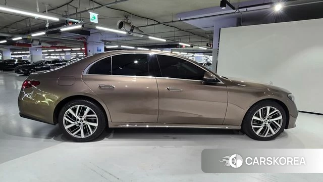 Mercedes-Benz E-Class W214 id 3882952 из Кореи 19