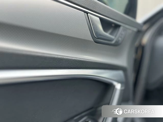 Audi A6L id 4271276 из Китая 22