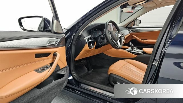 BMW 5 Series (G30) id 4496515 из Кореи 31