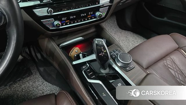 BMW 5 Series (G30) id 4338866 из Кореи 33