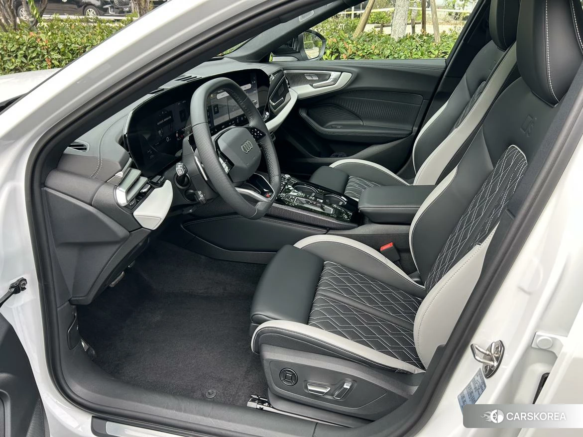 Audi A5L id 4514906 из Китая 14