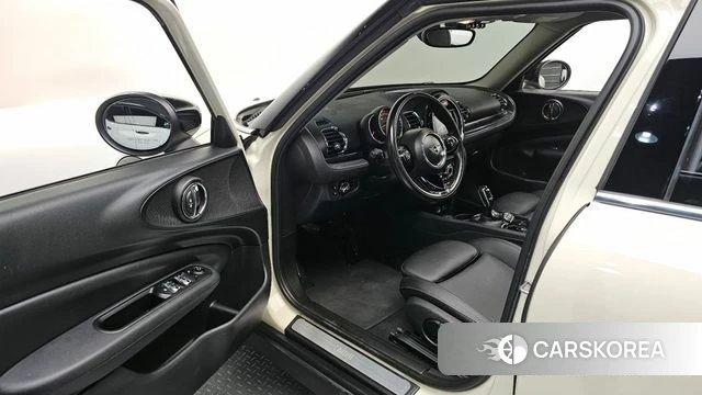 Mini Cooper D Clubman id 4250700 из Кореи 29