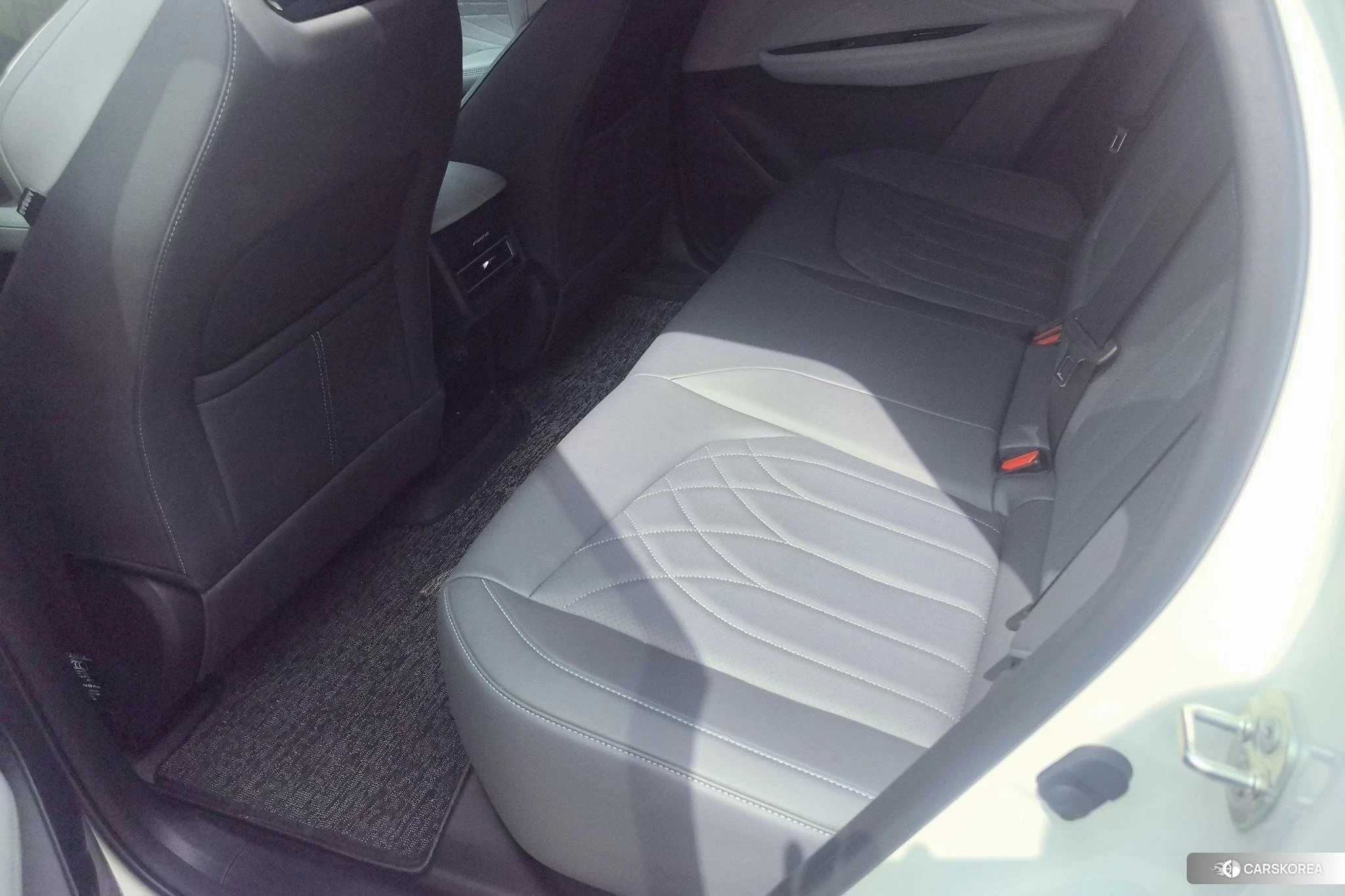 Chang'an UNI-Z PHEV id 4468063 из Китая 16