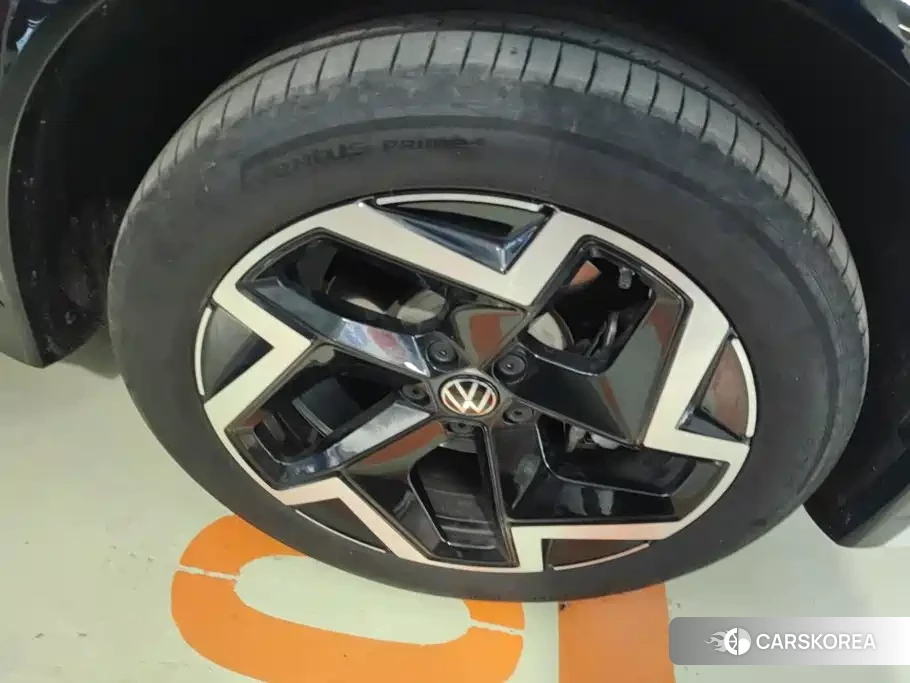 Volkswagen Tiguan L id 4680757 из Китая 15