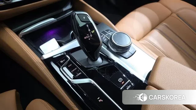 BMW 5 Series (G30) id 3058338 из Кореи 19