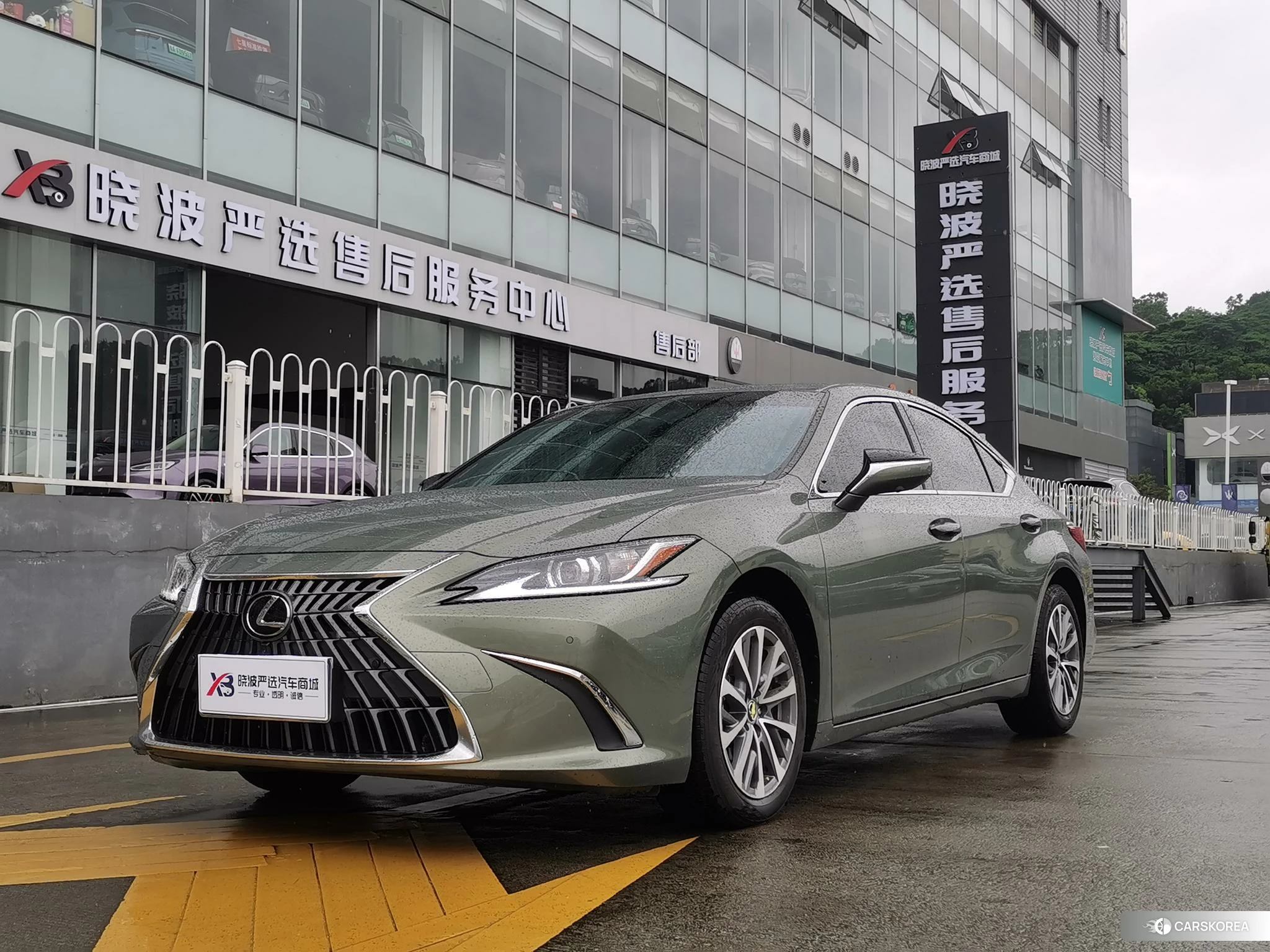 Lexus ES id 4485384 из Китая 19