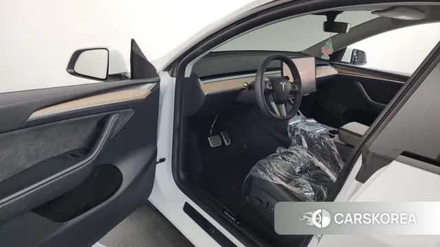 Tesla Model Y id 3624740 из Кореи 19